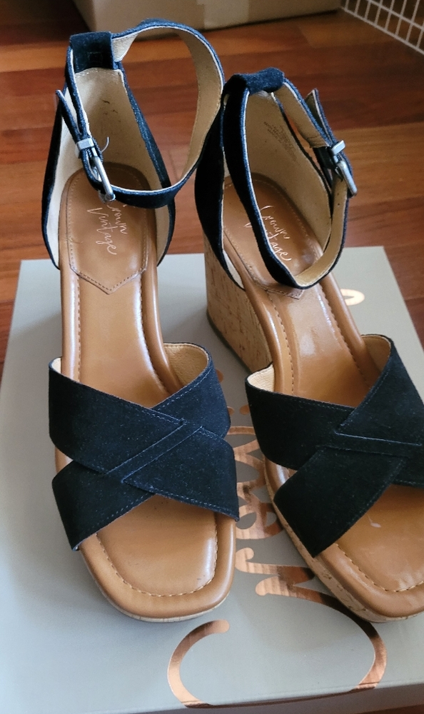 Ladies sandals